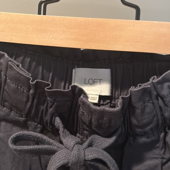 LOFT petite jogger chinos - Picture 3 of 3